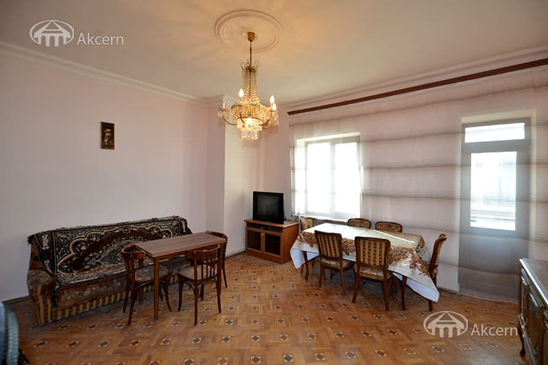 Apartment · 3 rooms · 121 m² · Kentron