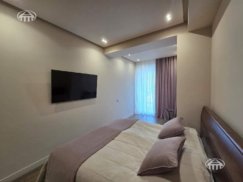 Квартира · 4 комн. · 131 м² · Арабкир