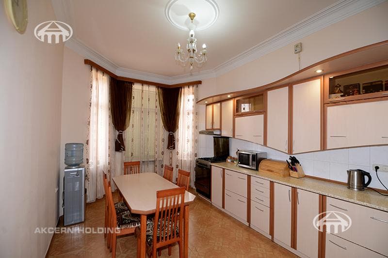 Առանձնատուն · 5 սեն. · 319 մ² · Աջափնյակ