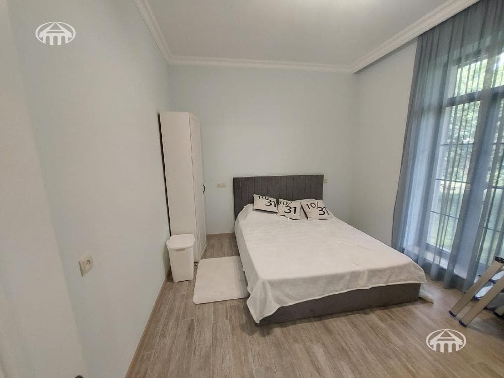 Mansion · 5 rooms · 150 m² · v. Arinj