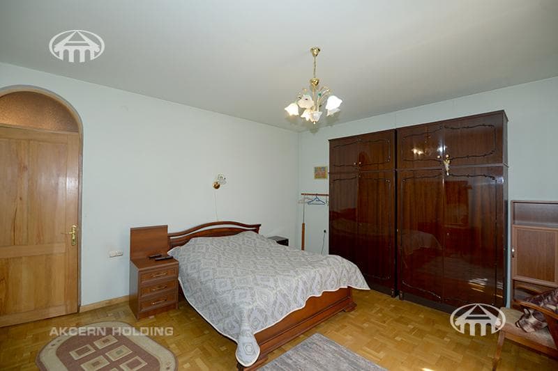 House · 5 rooms · 220 m² · Arabkir