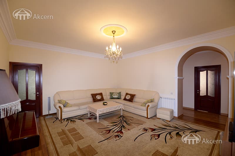 Квартира · 5 комн. · 251 м² · Арабкир
