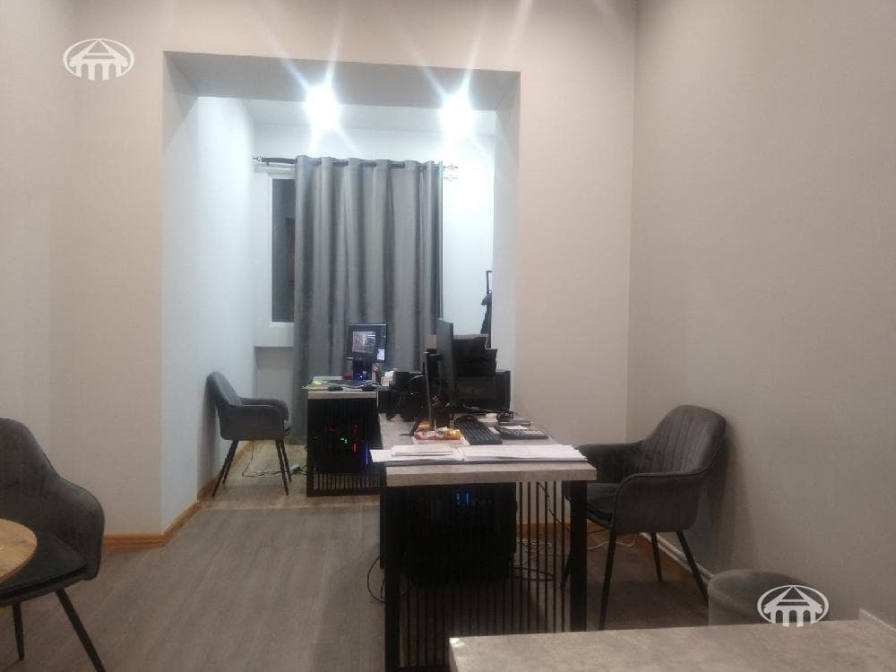 Office · 76 m² · Kentron