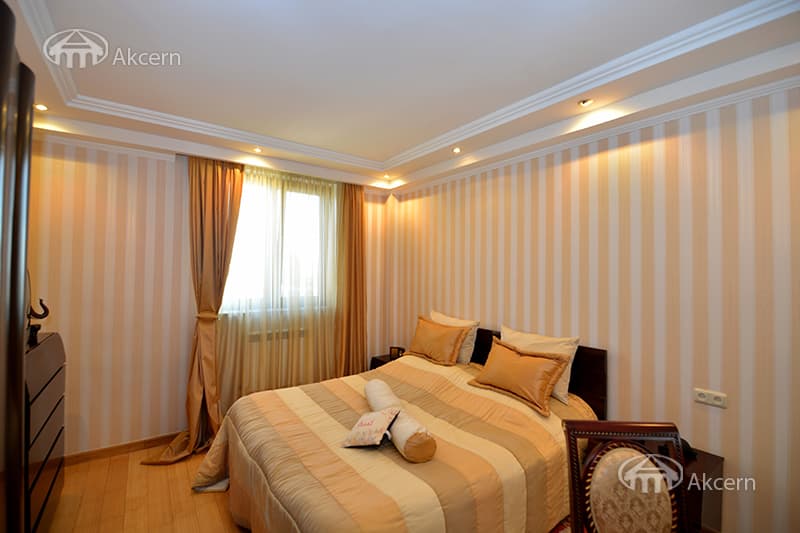 Квартира · 4 комн. · 173 м² · Кентрон