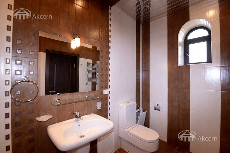 Mansion · 5 rooms · 394 m² · Vahagni
