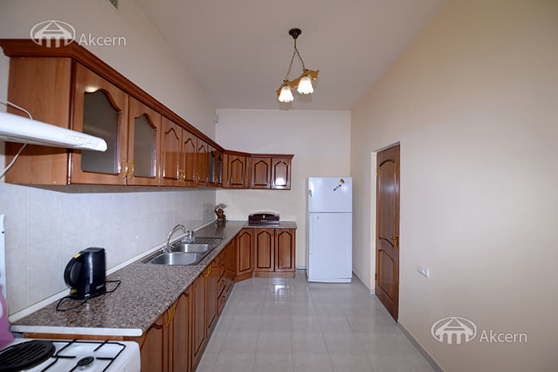Mansion · 4 rooms · 273 m² · Ajapnyak