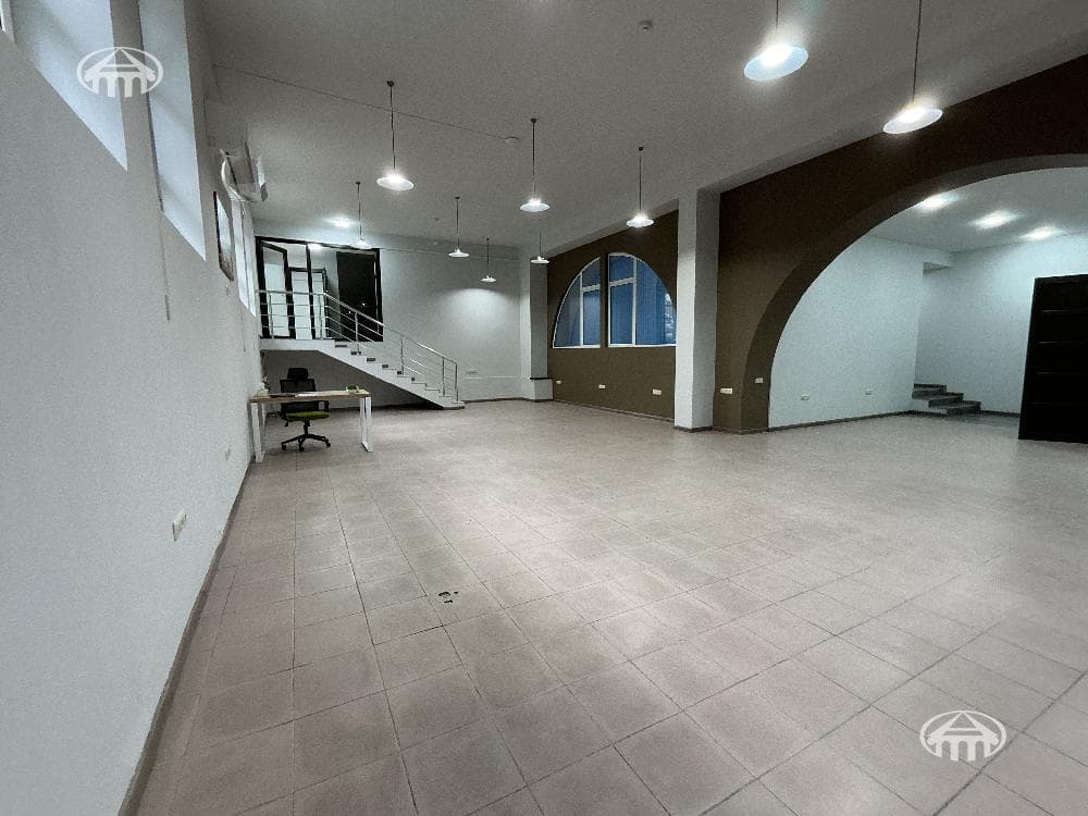 Office · 190 m² · Kentron