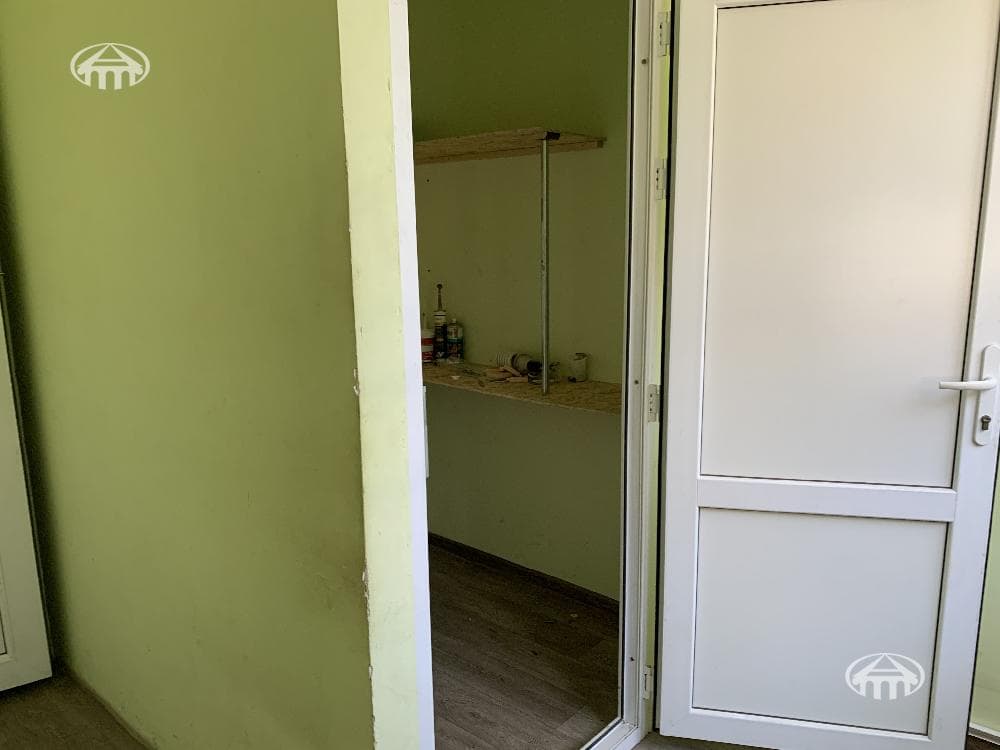 Office · 330 m² · Kentron