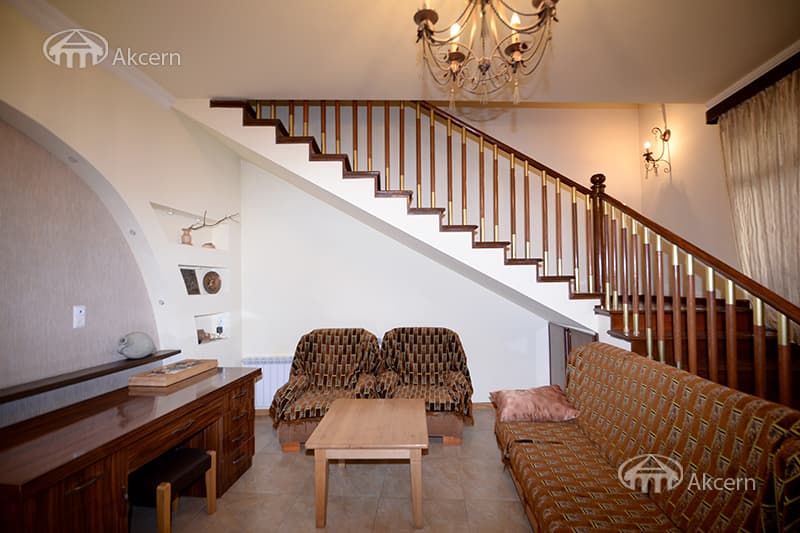 Office · 335 m² · Kentron