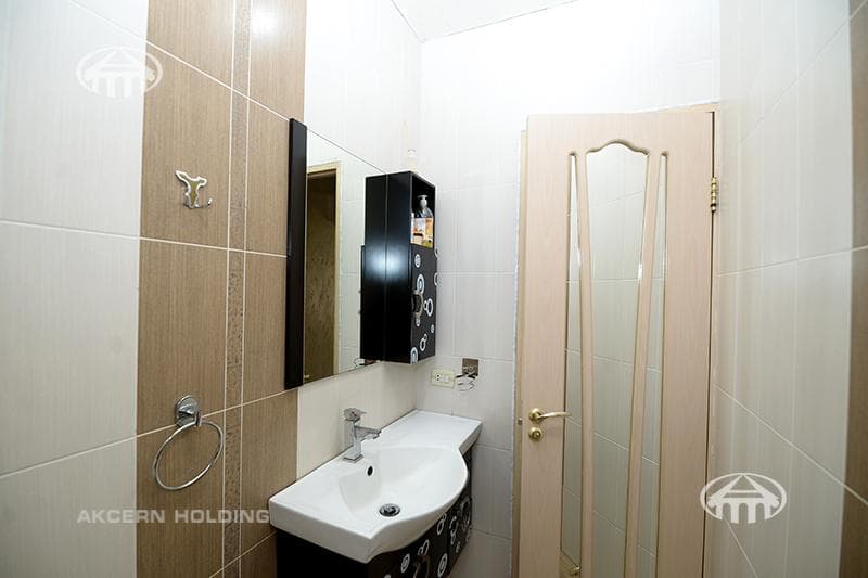 Mansion · 5 rooms · 330 m² · v. Arinj