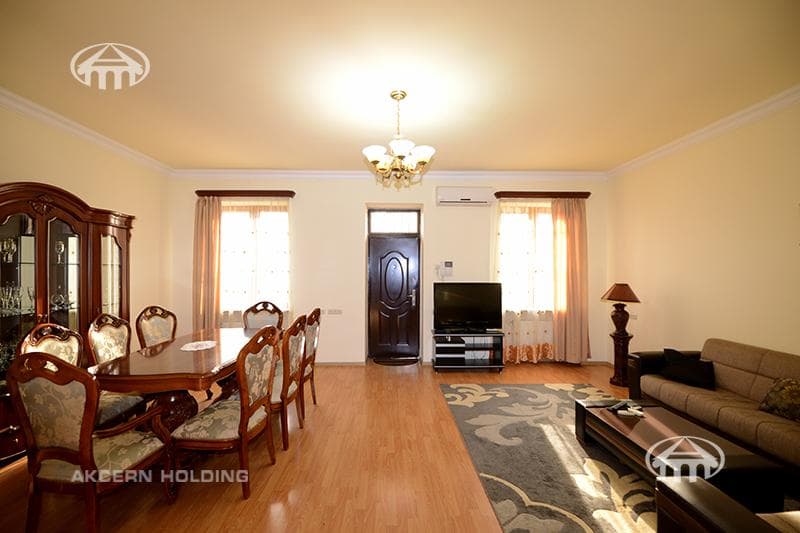 Дом · 4 комн. · 304 м² · Арабкир