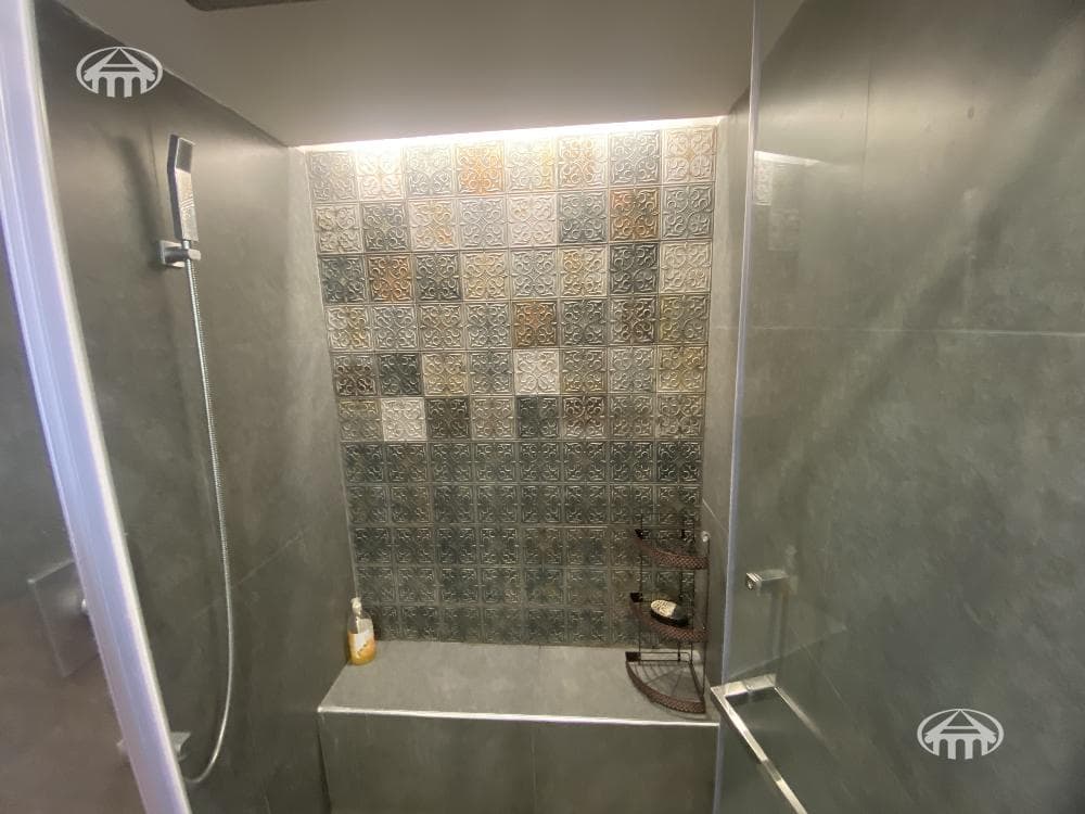 Дом · 5 комн. · 180 м² · Аван