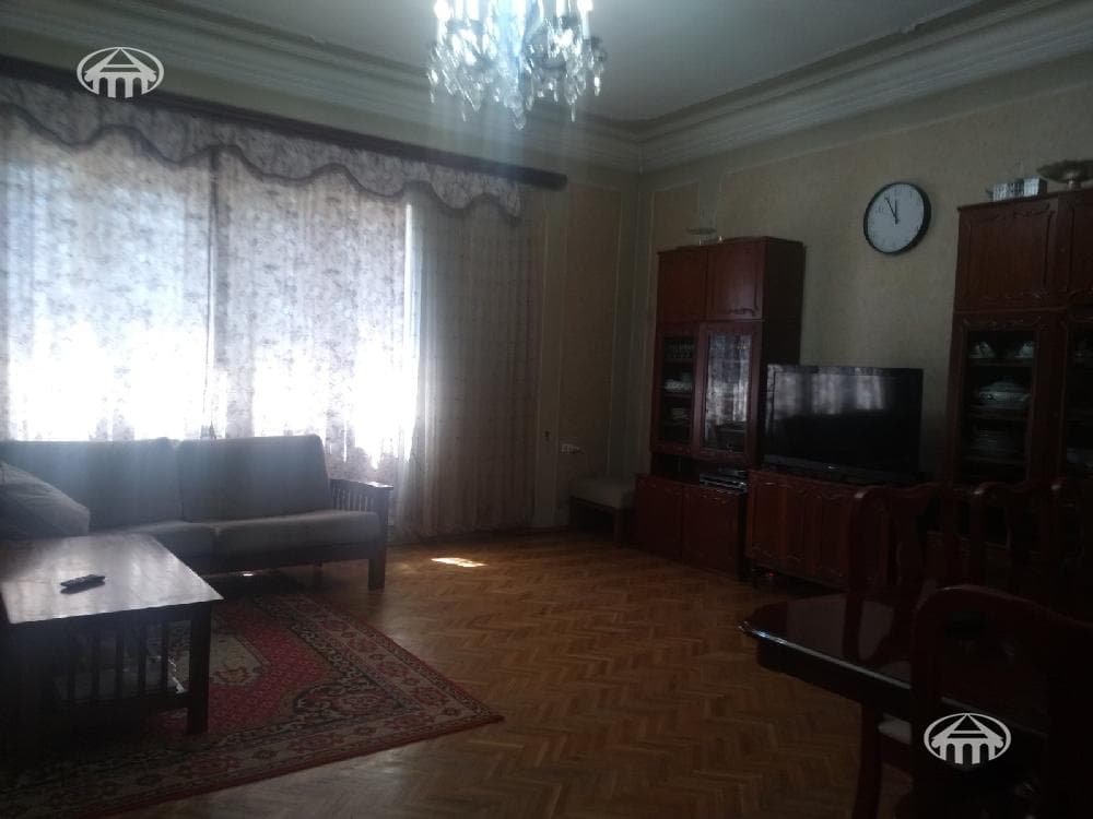 Дом · 5 комн. · 300 м² · Эребуни