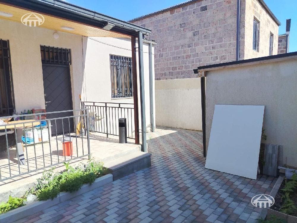 Առանձնատուն · 3 սեն. · 96 մ² · Զովունի