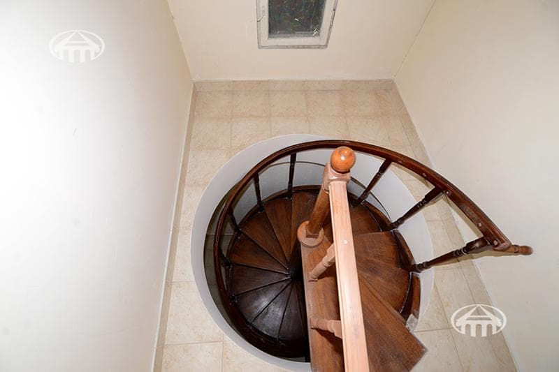 House · 6 rooms · 273 m² · Arabkir