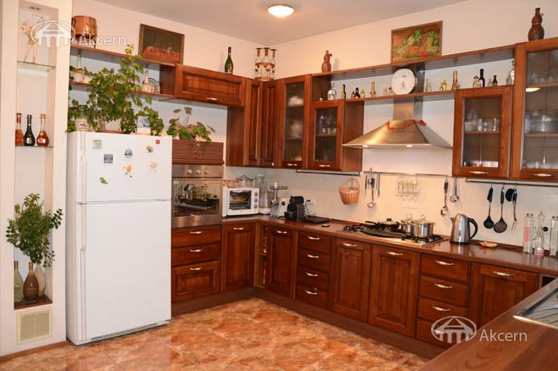 Առանձնատուն · 5 սեն. · 406 մ² · Վահագնի