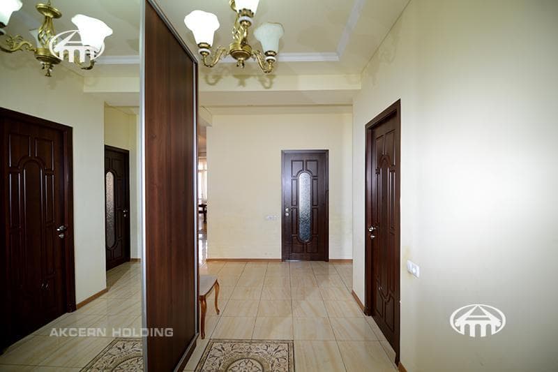 Բնակարան · 3 սեն. · 98 մ² · Կենտրոն