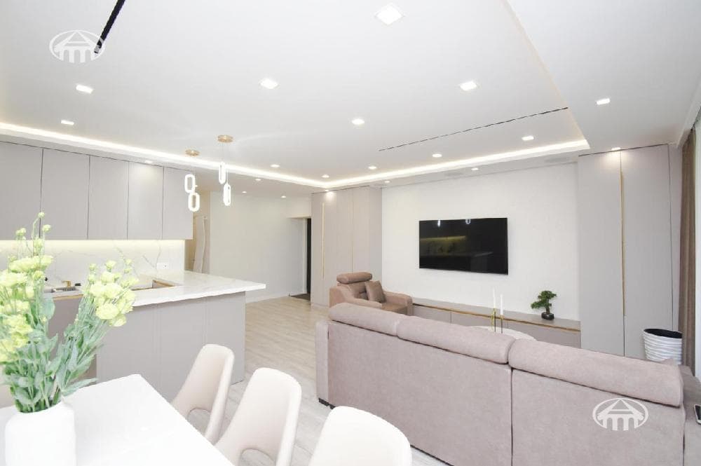 Квартира · 3 комн. · 91 м² · Кентрон