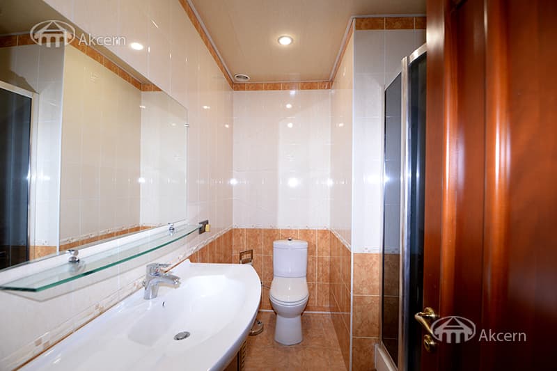 Квартира · 4 комн. · 186 м² · Кентрон