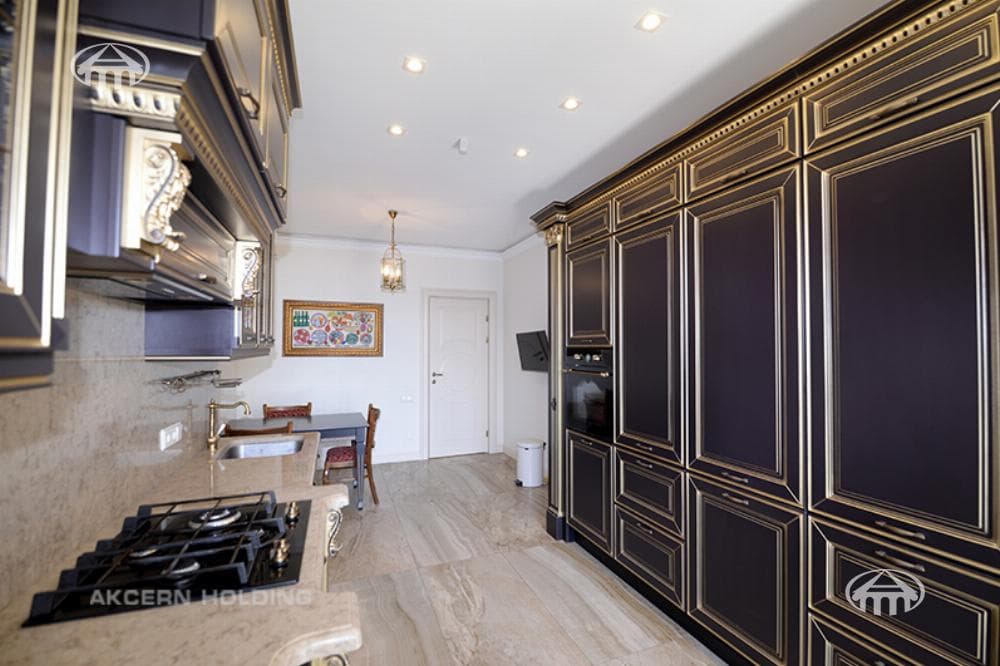 Apartment · 4 rooms · 176 m² · Kentron