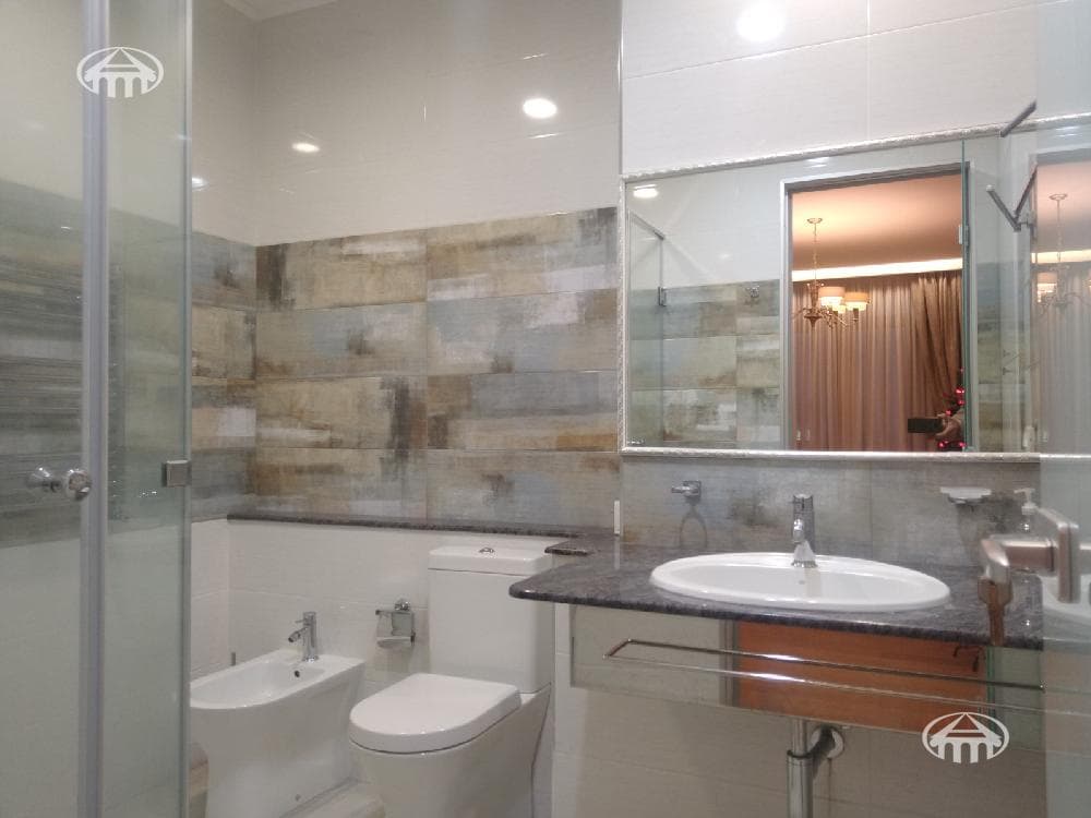 Квартира · 4 комн. · 200 м² · Кентрон