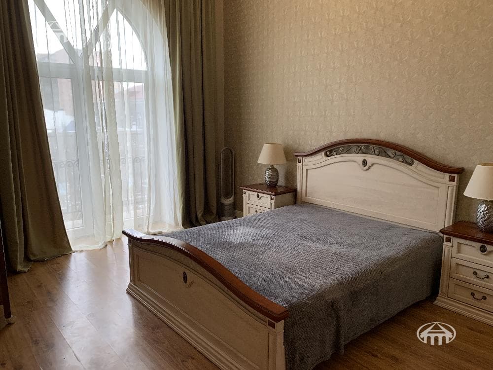 Apartment · 2 rooms · 77 m² · Kentron