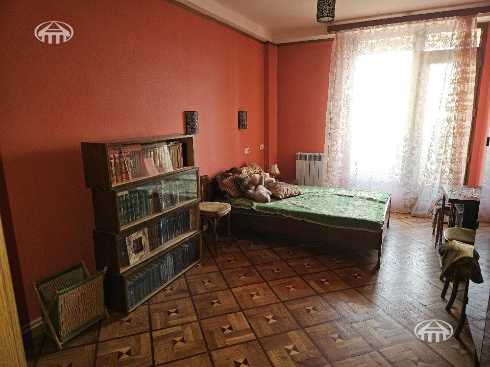 Apartment · 2 rooms · 68 m² · Kentron