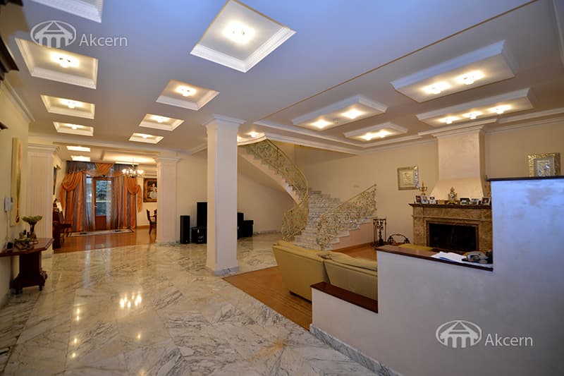 Особняк · 6 комн. · 437 м² · Аван
