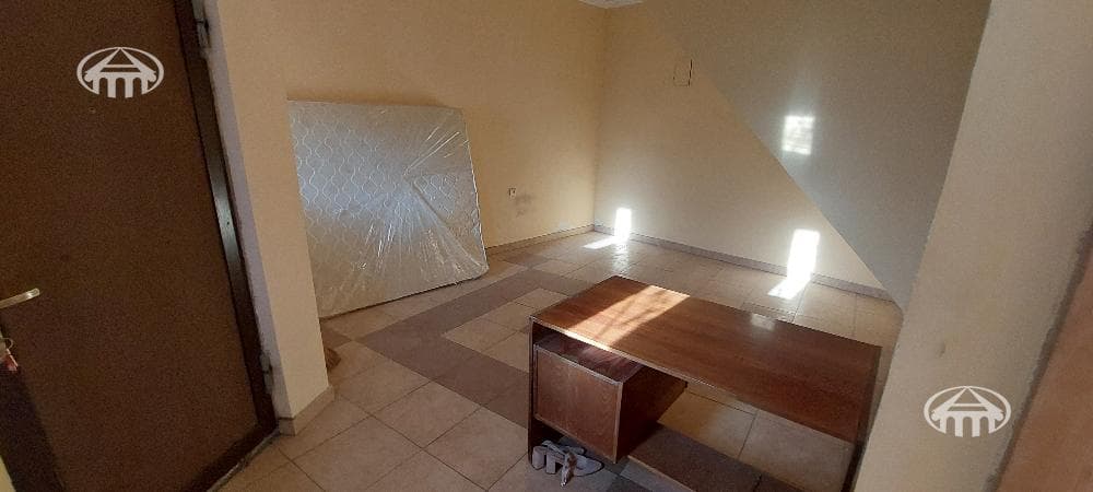 Офис · 300 м² · Кентрон