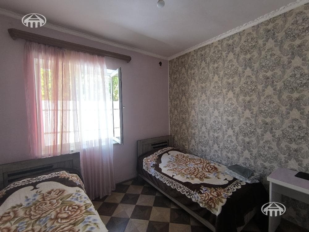 Mansion · 4 rooms · 104 m² · Arinj