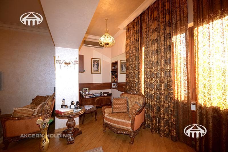 Apartment · 4 rooms · 288 m² · Kentron