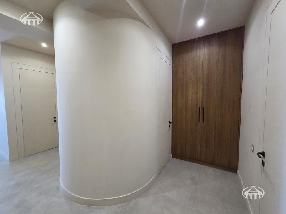 Квартира · 4 комн. · 131 м² · Арабкир