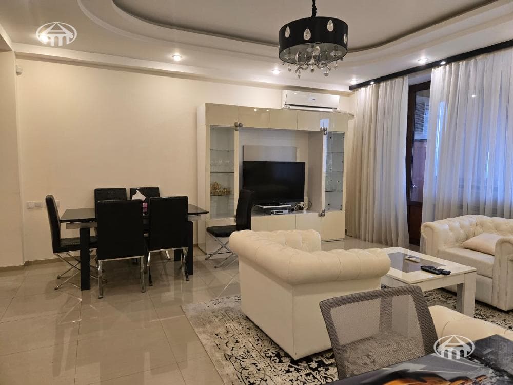 Квартира · 3 комн. · 136 м² · Кентрон