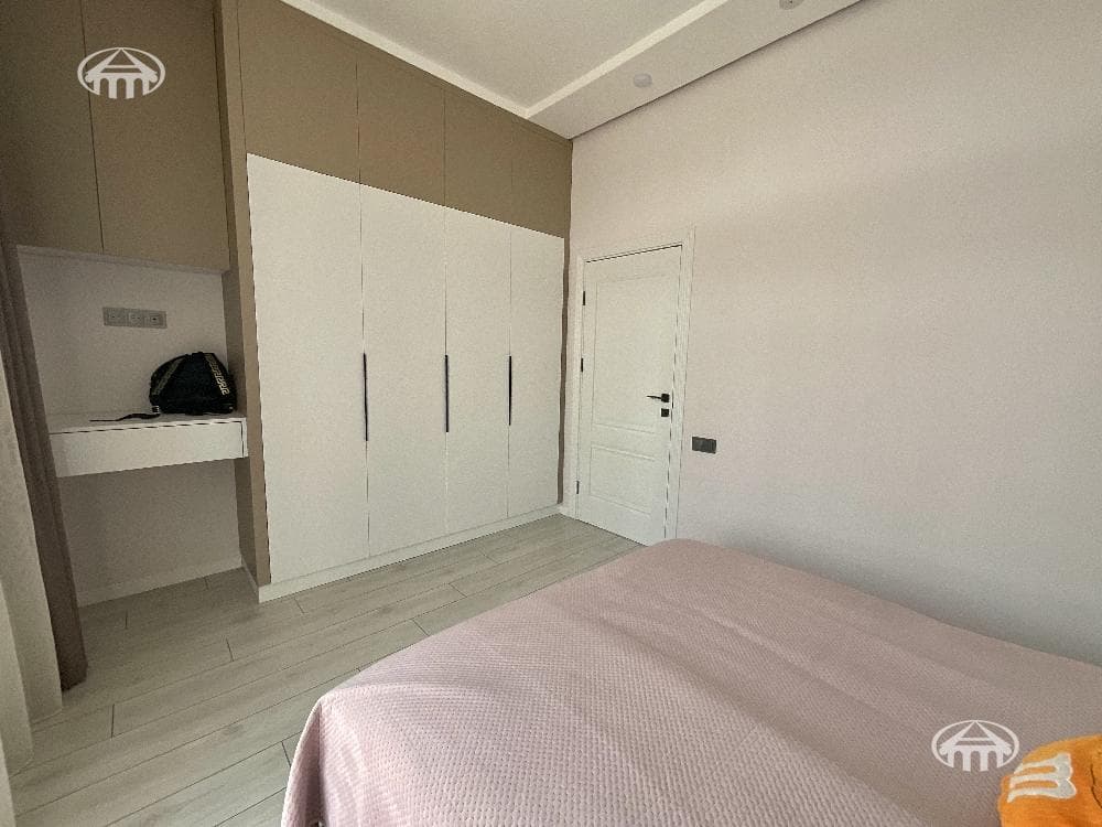 Mansion · 6 rooms · 260 m² · Avan