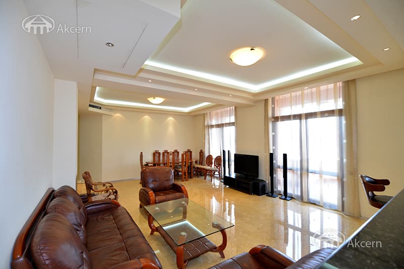 Квартира · 4 комн. · 160 м² · Кентрон