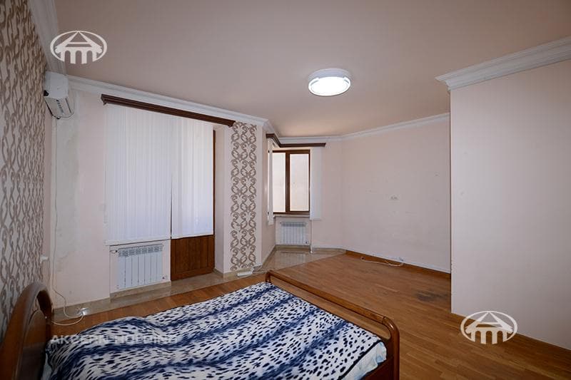 Առանձնատուն · 7 սեն. · 408 մ² · Արաբկիր
