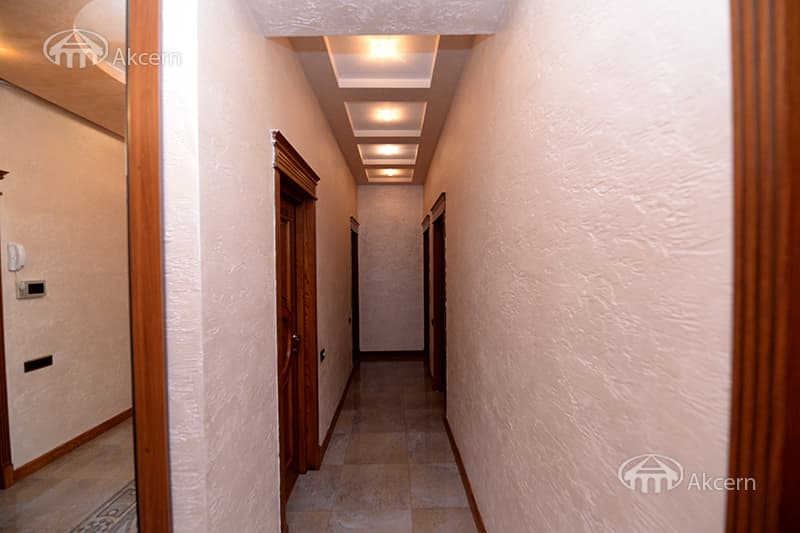 Apartment · 4 rooms · 192 m² · Kentron