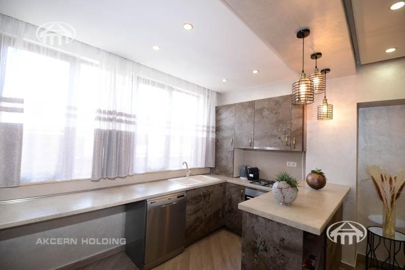 Apartment · 3 rooms · 104 m² · Kentron