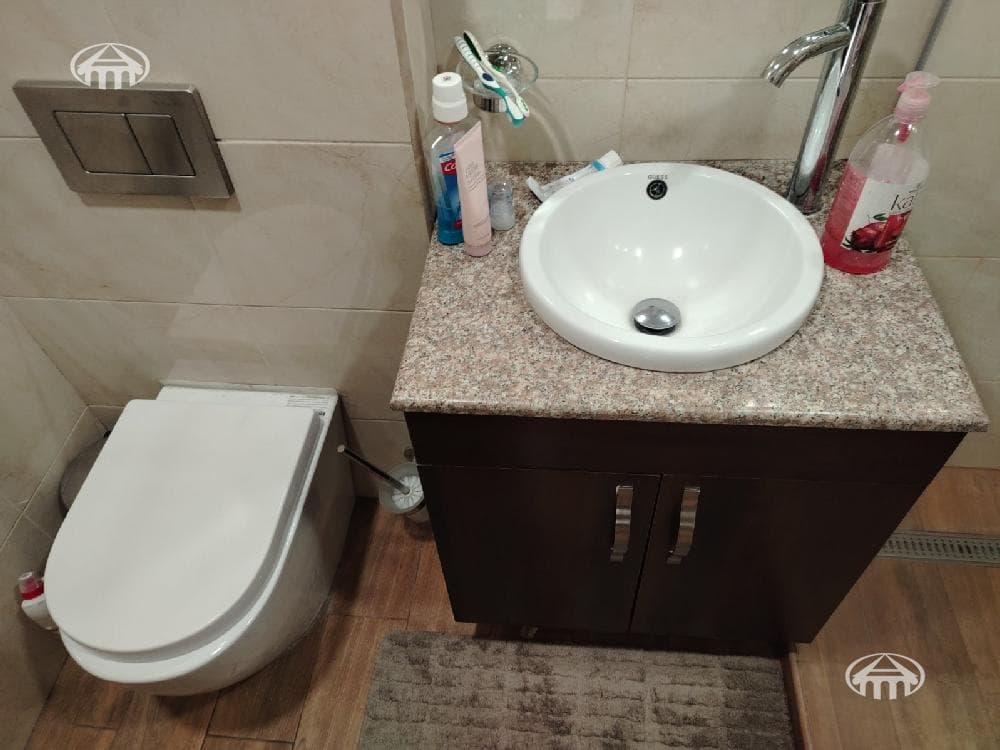 Квартира · 2 комн. · 65 м² · Кентрон