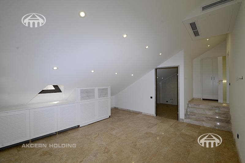 Mansion · 6 rooms · 1,022 m² · Kentron