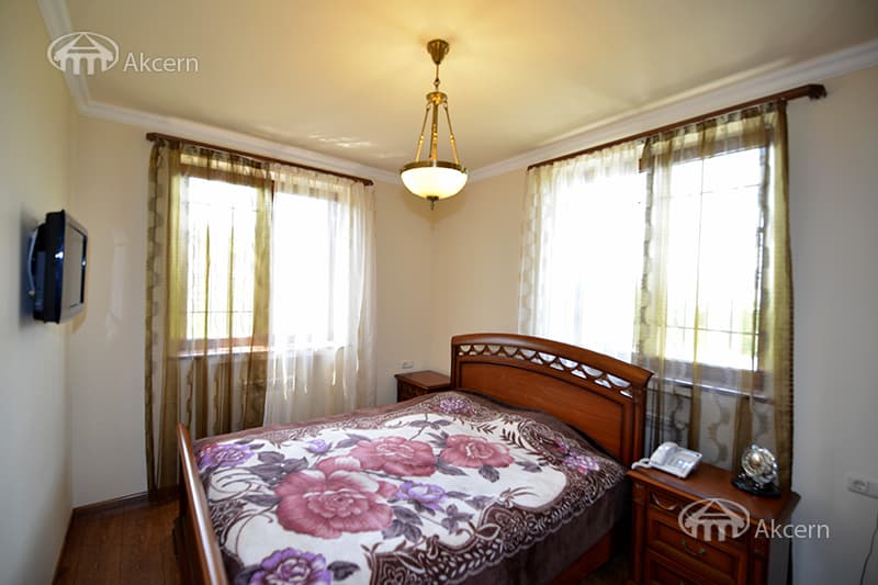 Особняк · 4 комн. · 200 м² · Дзорахпюр