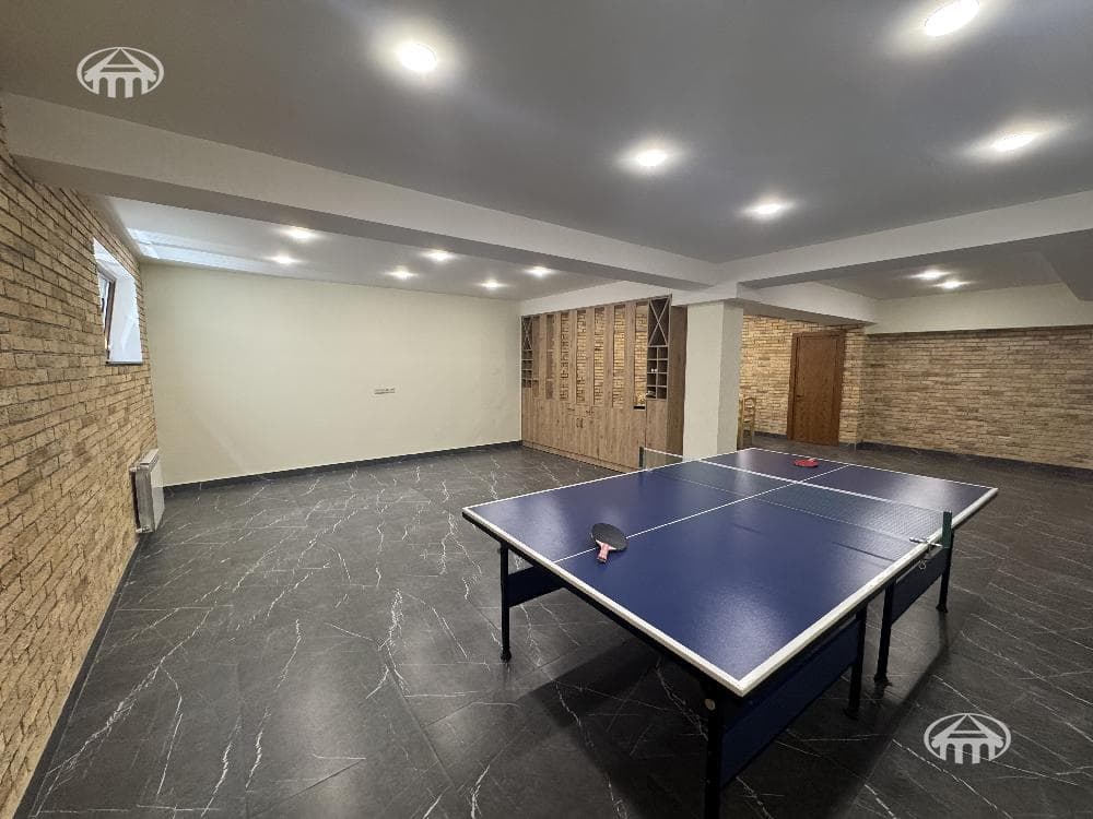 Townhouse · 4 rooms · 292 m² · Arabkir