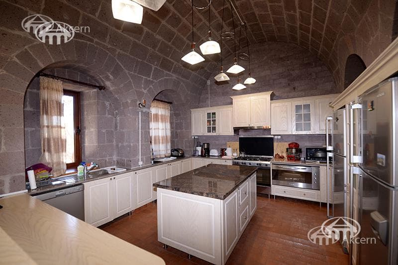 Особняк · 9 комн. · 521 м² · Прошян