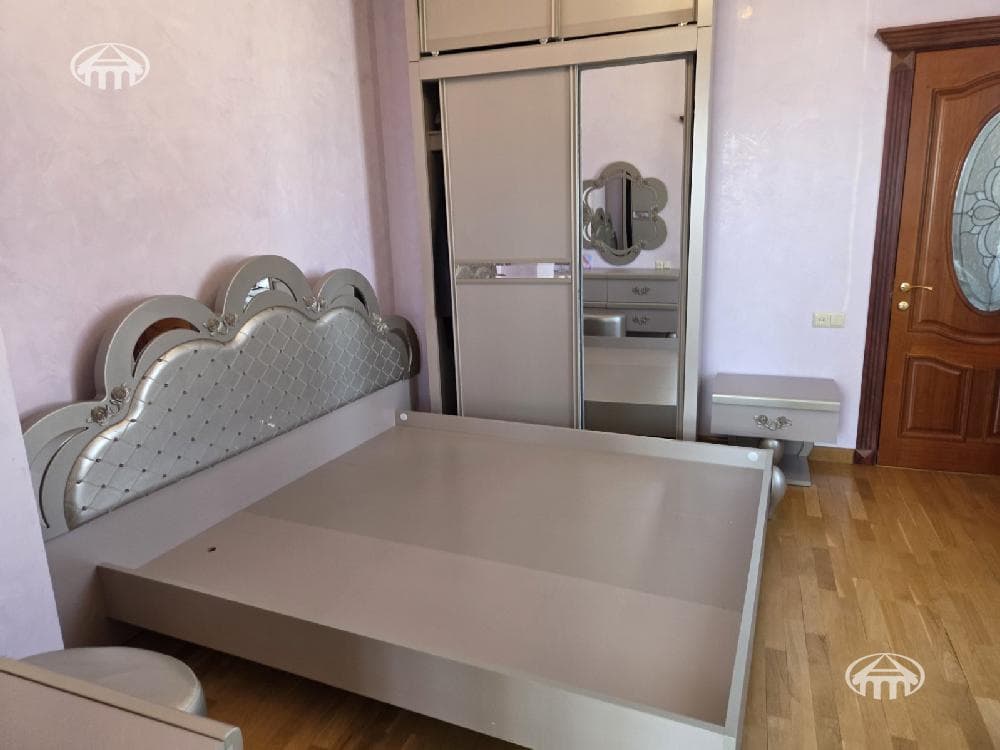 Office · 594 m² · Ajapnyak
