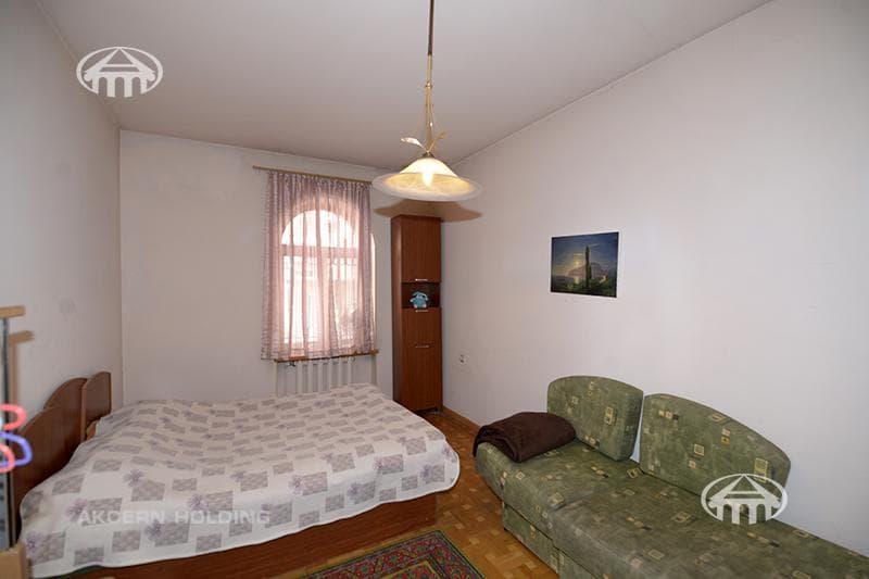 House · 5 rooms · 220 m² · Arabkir