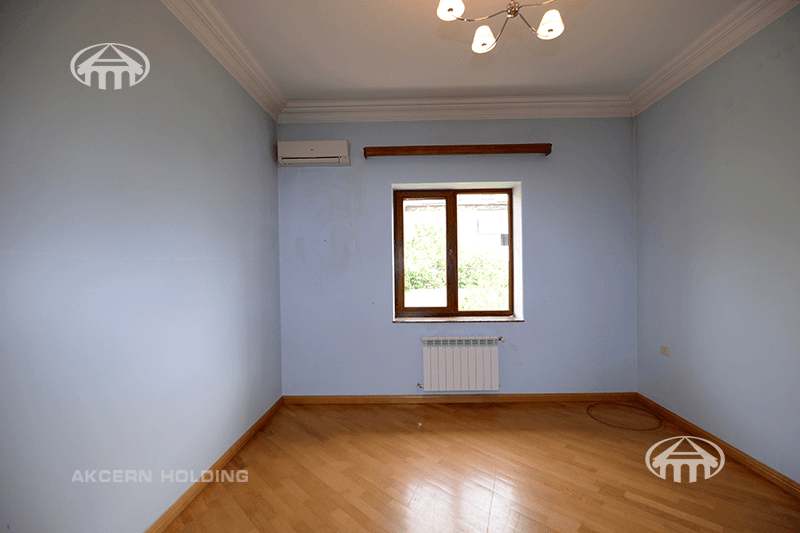Mansion · 7 rooms · 243 m² · Kentron