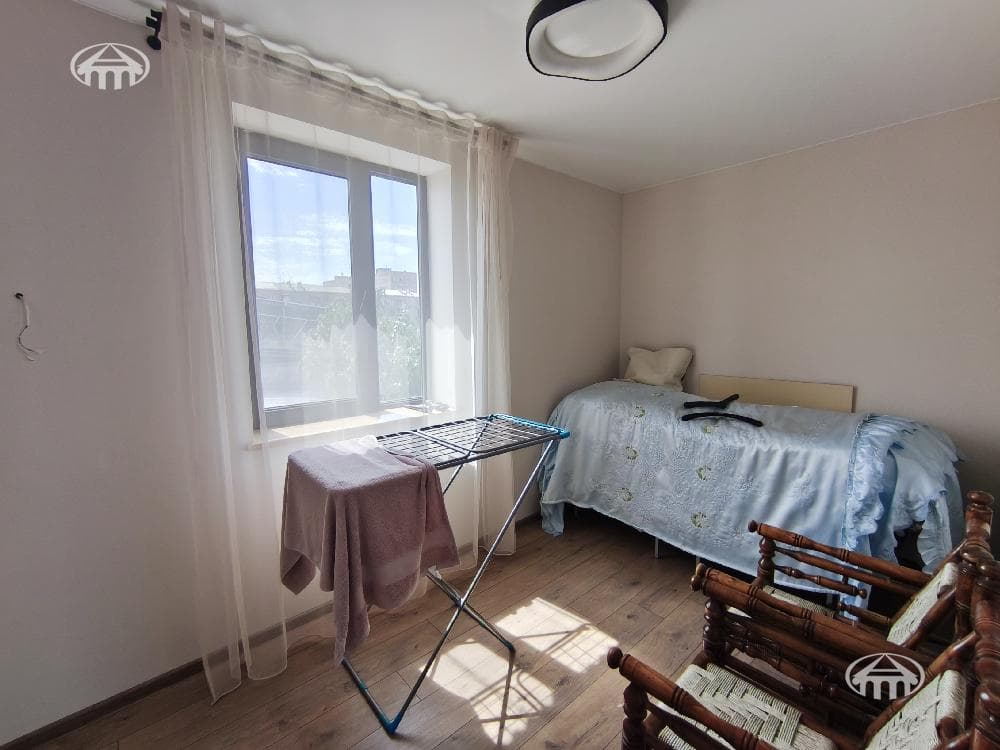 House · 6 rooms · 413 m² · Shengavit
