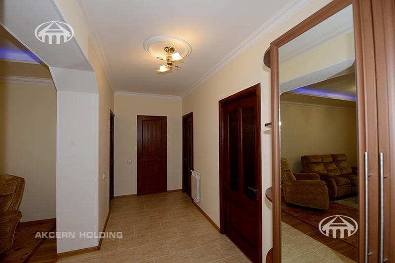 Apartment · 3 rooms · 100 m² · Kentron