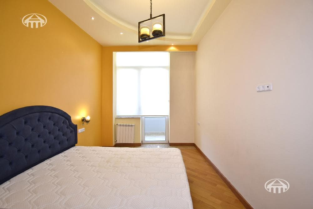 Квартира · 4 комн. · 181 м² · Кентрон