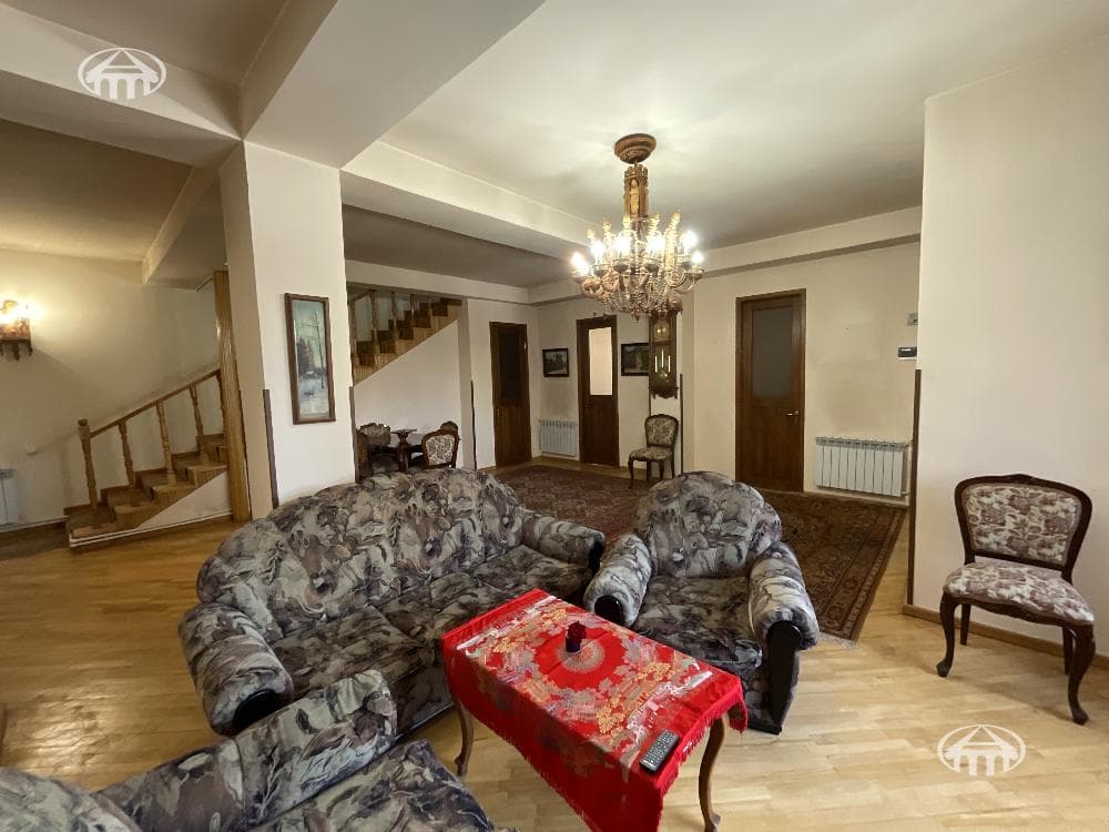 Առանձնատուն · 6 սեն. · 365 մ² · Արաբկիր